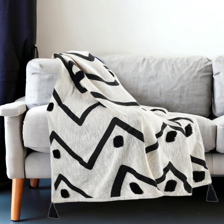 Black and White Woven Cotton Chevron Throw Blanket