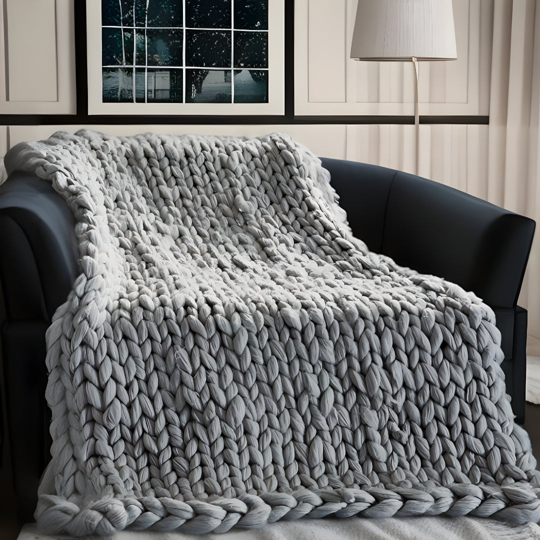 Light Gray Knitted Polyester Solid Color Throw Blanket