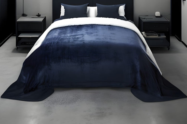 Navy Blue Knitted PolYester Solid Color Plush Queen Blanket