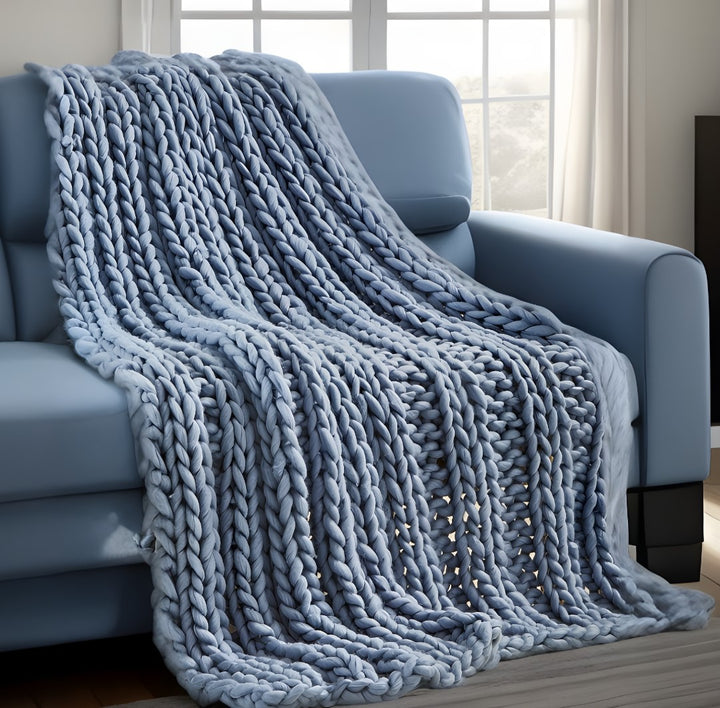 Light Blue Knitted Polyester Solid Color Throw Blanket