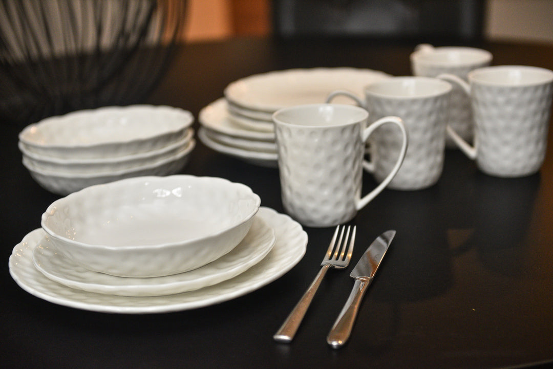 White Six Piece Round Pebbled Porcelain Service For Six Dinner Plate Set