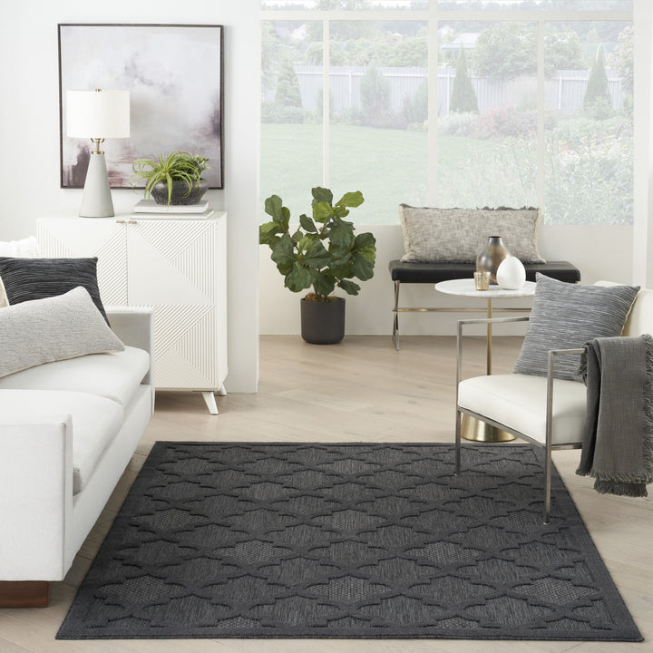 6' x 9' Black Geometric Flatweave Area Rug