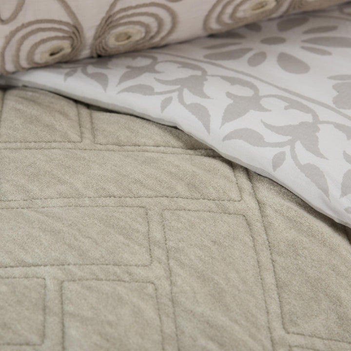 Natural King 100% Cotton 300 Thread Count Dry Clean Only Down Alternative Comforter