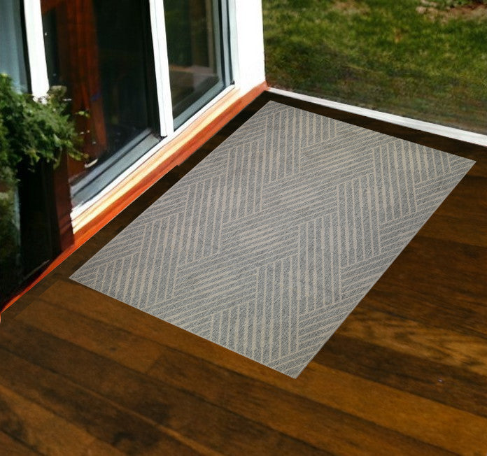 2' x 3' Gray Geometric Stain Resistant Indoor Outdoor Area Rug