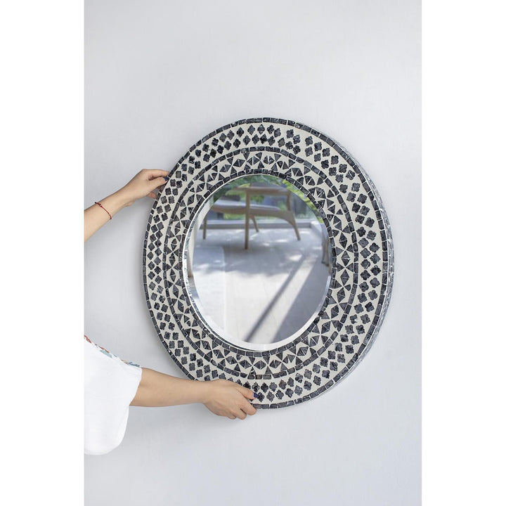 24" Black and White Round Framed Accent Mirror