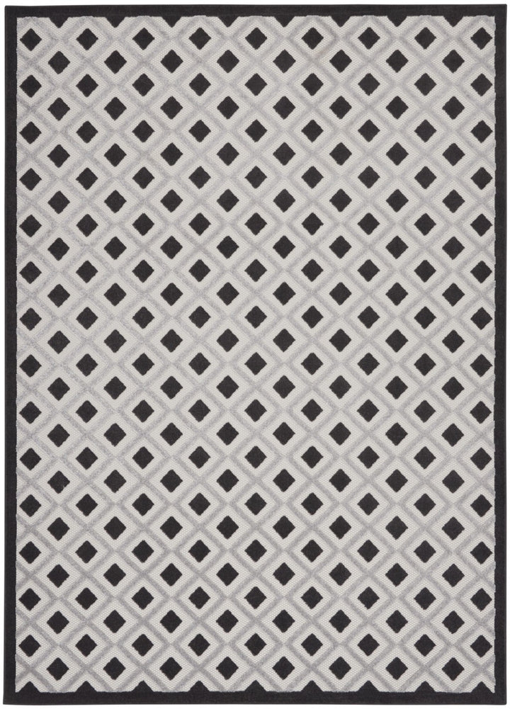 7' X 10' Black And White Geometric Indoor Outdoor Area Rug